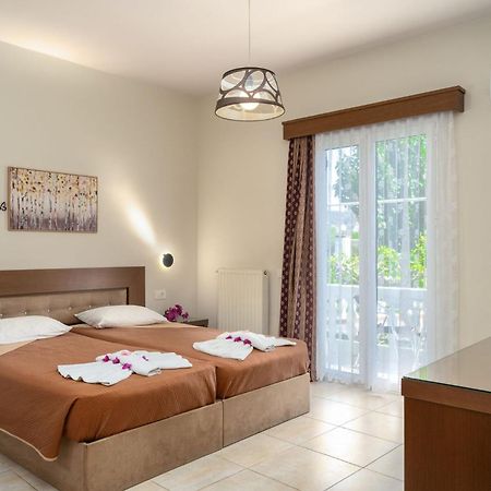Stathis Beachfront Luxury Rooms Kalamáki Kültér fotó