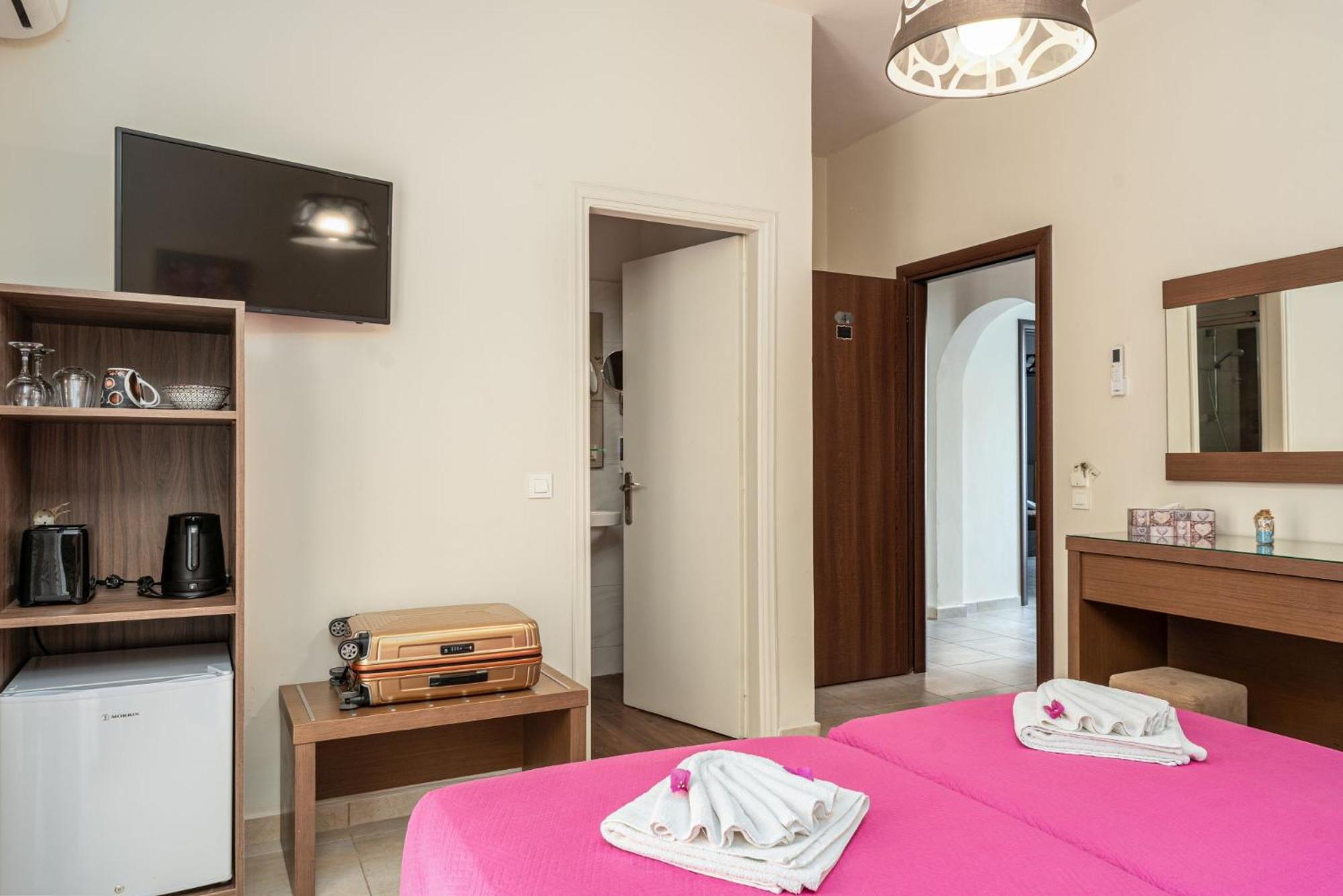Stathis Beachfront Luxury Rooms Kalamáki Kültér fotó