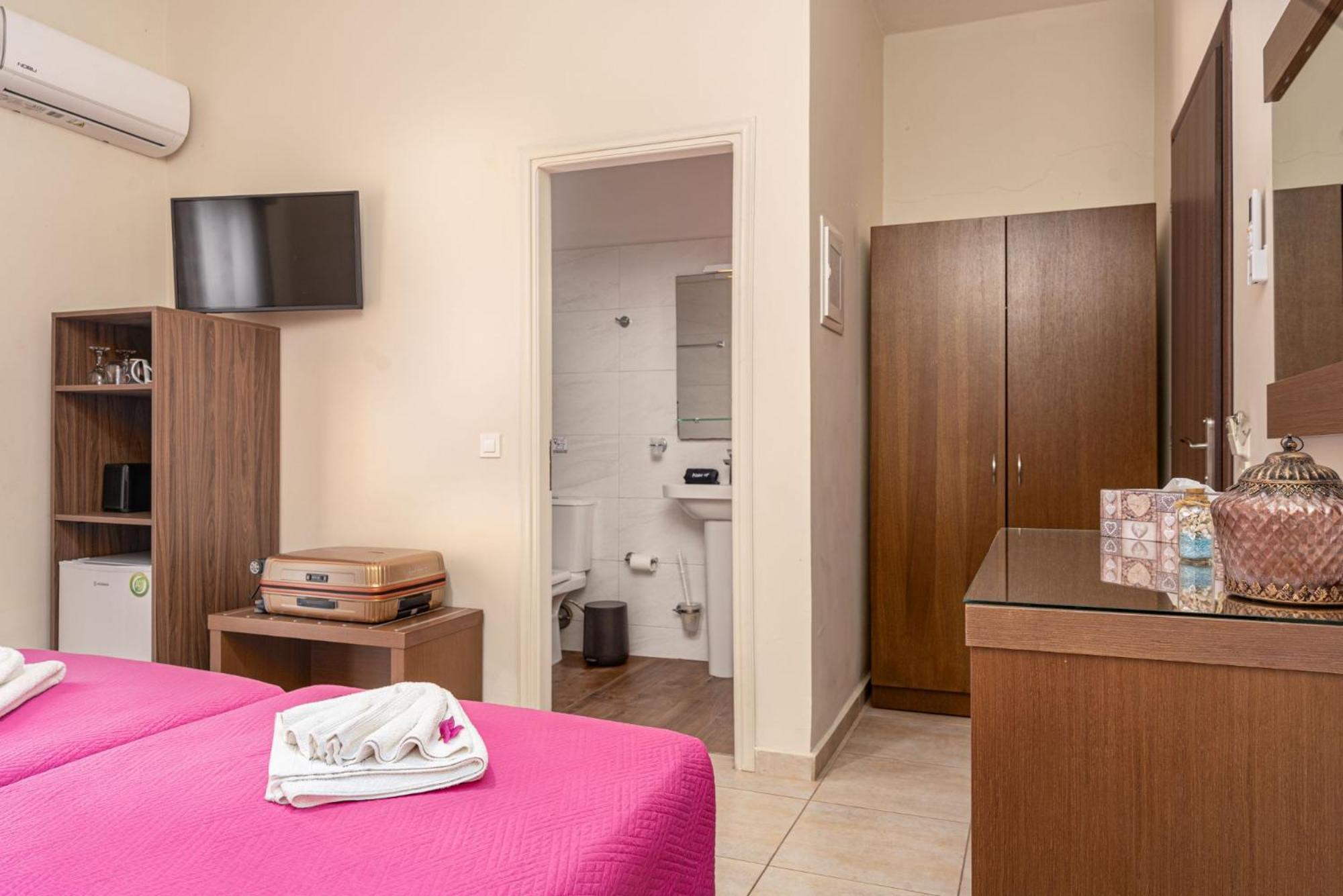 Stathis Beachfront Luxury Rooms Kalamáki Kültér fotó